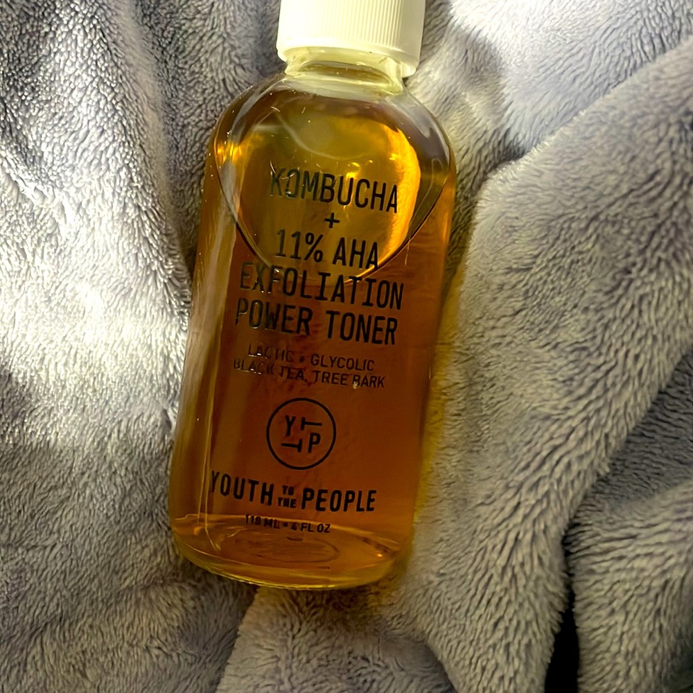 ✨2 for $60✨Youth To The People Kombucha+11% AHA Exfoliation Power Toner